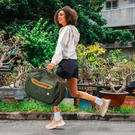 Sherpani Santiago 35 L Travel Pack 10