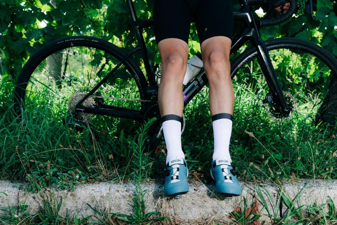 Location Image for Genius X WYVE Road Cycling Shoes - Men's