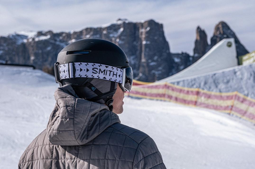 Location Image for Method Mips Round Contour Snow Helmet