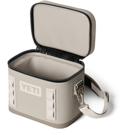 YETI Hopper Flip 8 Soft Cooler 4