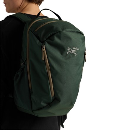 Arc'teryx Mantis 26 Pack 9