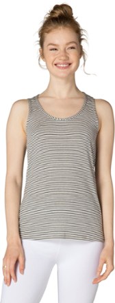 rei yoga tops