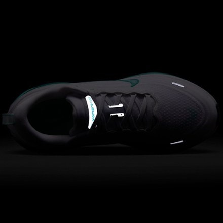 Nike Vomero Plus Road-Running Shoes - Women's 8