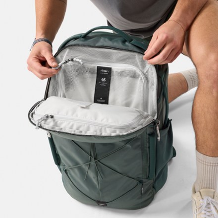 Matador 45 L Global Travel Pack 8