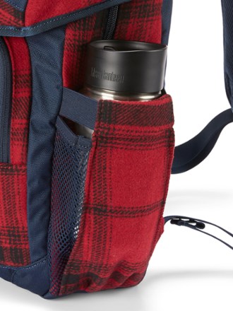 United By Blue 9 L Sidekick Pack - Plaid 3