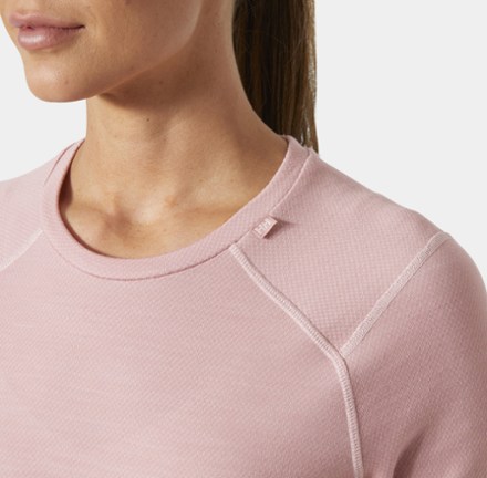 Helly Hansen Lifa Merino Midweight Base Layer Crew Top - Women's 4