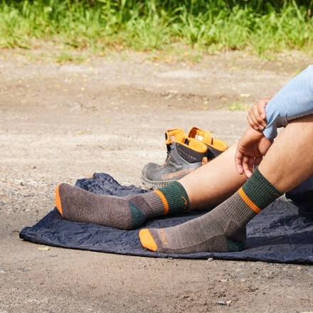Darn Tough Ranger Micro Crew Midweight Hiking Socks - Men's 1