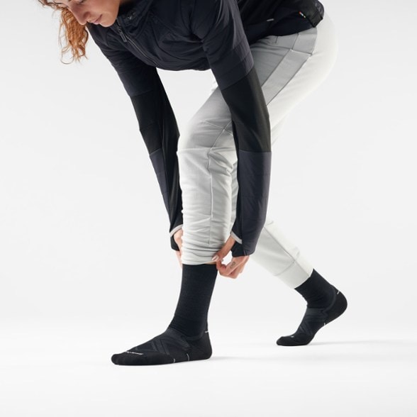 Detail Image of color Black