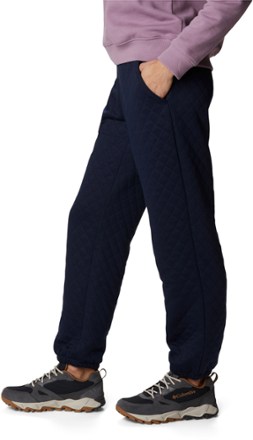 ★送料・関税込★Rest&Recreation☆RR QUILTED PANTS LRG FRESHEST SCRIPT JOGGER - GREEN | LRG Clothing