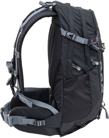 ALPS Mountaineering Solitude 24 Pack 4