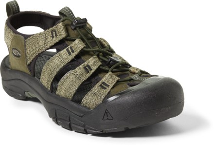 KEEN Newport H2 Sandals - Men's 3/4 view (Forest Night/Black)