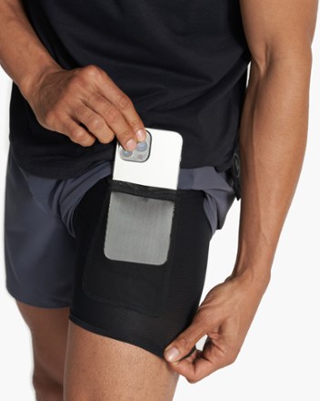 Vuori Course Run Shorts - Men's 5