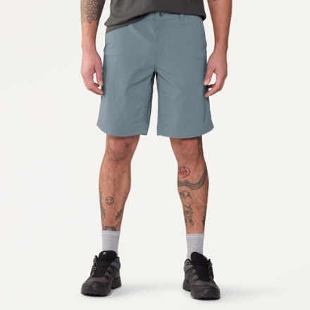 Model info: Height: 6' 2" | Waist: 32" | Inseam: 31" | Wearing size: 32 IN Waist x 10 IN Inseam