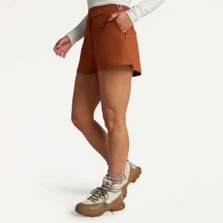 SENIQ Trailmix Hike Shorts - Women's 2