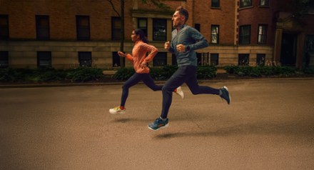 Location Image for Gaviota 6 Road-Running Shoes - Men's