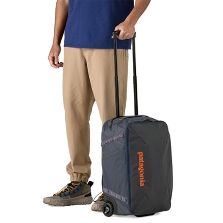 Patagonia Black Hole MLC Wheelie 3