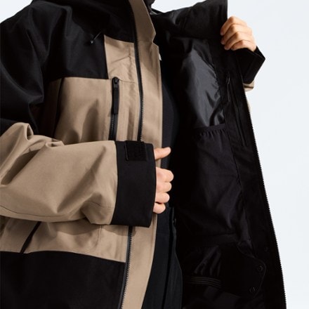 The North Face GTX Hex Jacket - Women's 5