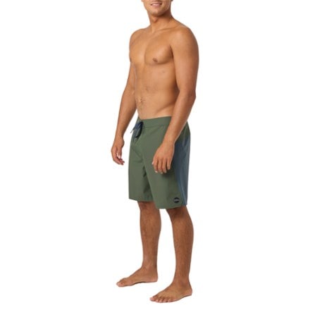 O'Neill Hyperfreak Traveler 19" Board Shorts - Men's 2