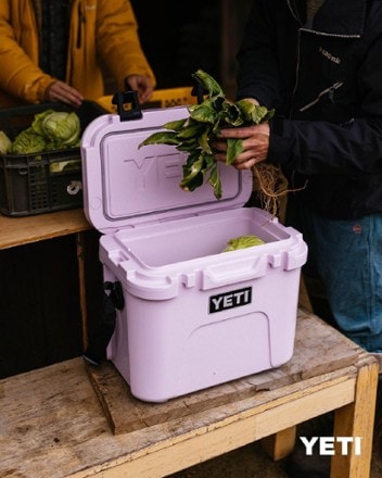 YETI Roadie 15 Cooler 6