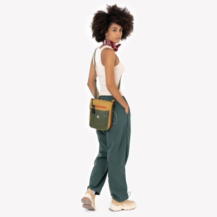 Sherpani Lima Shoulder Bag - Women's 6