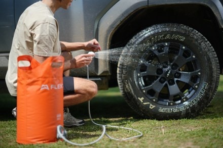 FLEXTAIL Tiny Shower Bucket - 20 Liters 3