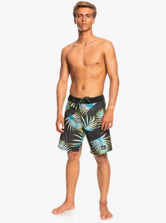 Quiksilver Highlite Arch Board Shorts - Men's 19" Outseam 3