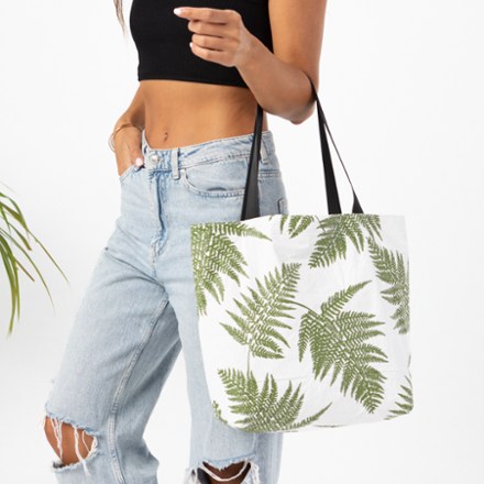 ALOHA Collection Palapalai Reversible Tote 4