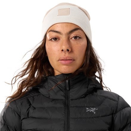 Detail Image of color Rune/Arctic Silk