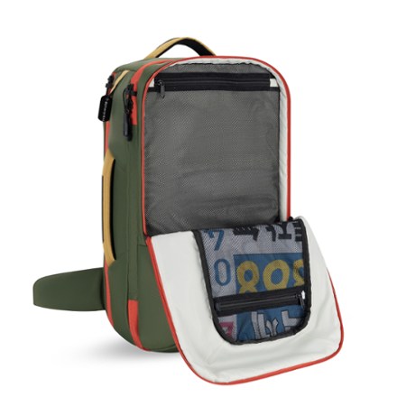 Sherpani Santiago 35 L Travel Pack 5