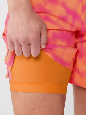 Janji 7" Traverse 2-in-1 Shorts - Men's 4