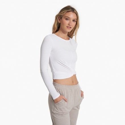Vuori Cove Twist Long-Sleeve T-Shirt - Women's 3
