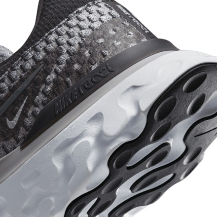 Nike React Infinity Run Flyknit 3 Road-Running Shoes - Men's 4