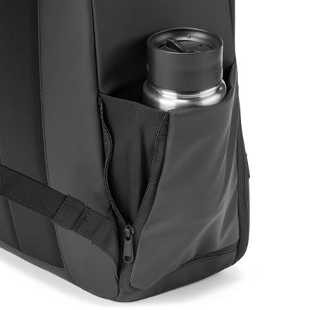 Db Journey Ramverk Pack 21 L Water bottle pocket (Water bottle sold separately)