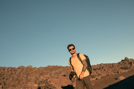 Location Image of color Black