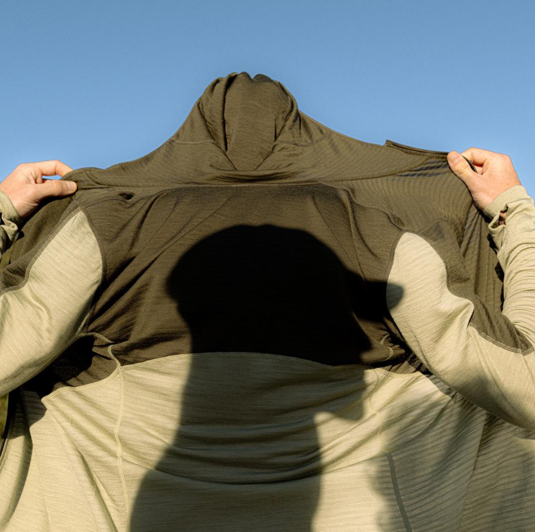 Location Image for 200 Descender Long-Sleeve Zip Hoodie - Men's