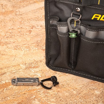 Nite Ize SlideLock 360 Magnetic Locking Dual Carabiner 9
