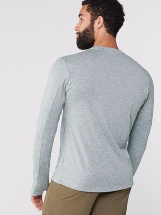 Nike Element Crew Shirt - Men's 2