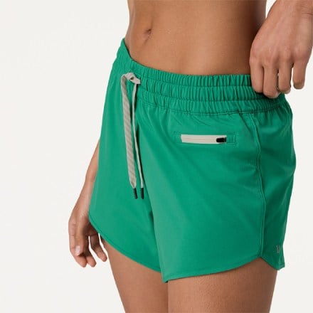 Vuori Clementine 4" Shorts - Women's 3