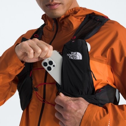 The North Face Summit Series Run Vest 10 Hydration Vest 5