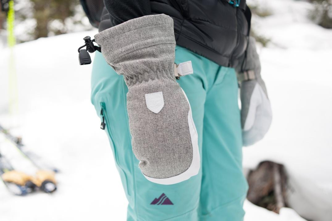 Location Image for Patrol Gauntlet Mittens - Women's