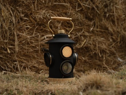 Location Image of color Black