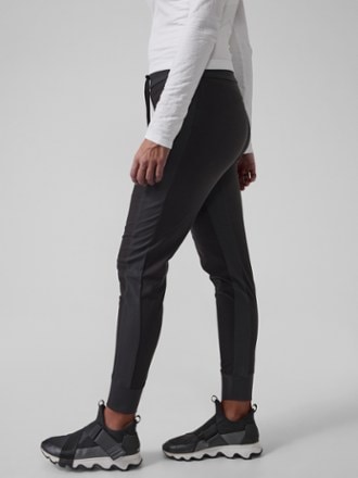 Athleta Headlands Hybrid Trek Jogger Pants - Women's 2