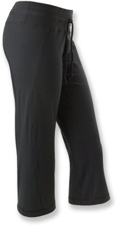 nike dri fit loose capris