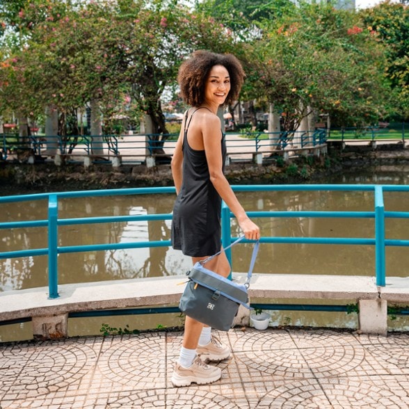 Location Image for Viso Tote Crossbody Bag - Women's
