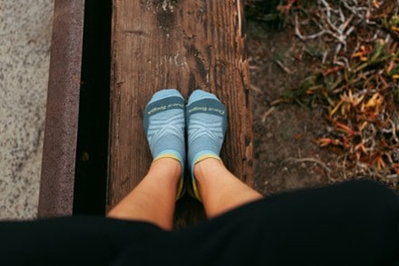 Darn Tough Run No-Show Tab Ultralightweight Cushion Socks - Women's 6