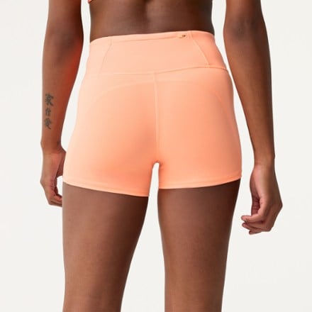 Brooks Dash Cooling Shorts - Women's 1