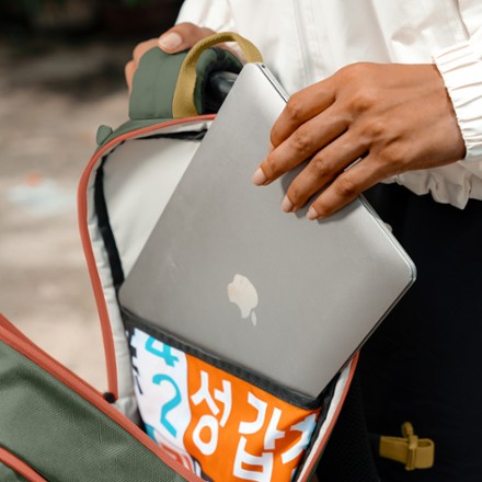 Location Image for Juno Pack - Women's