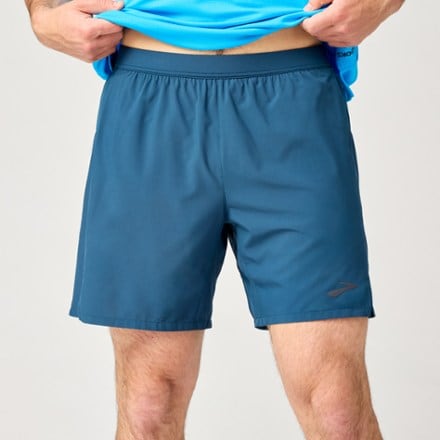 Brooks Journey 7" Shorts - Men's 0