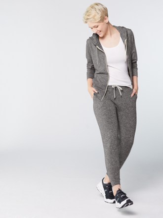 Vuori Halo Performance Hoodie 2.0 - Women's 3