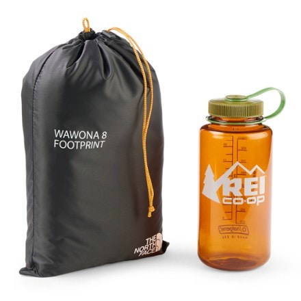 The North Face Wawona 8 Footprint 32 oz bottle not included
